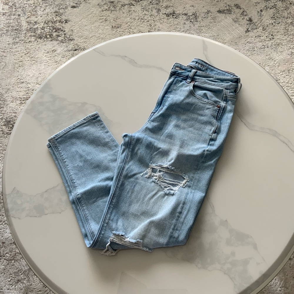 American Eagle  Mom Straight Jean